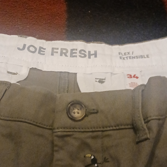 Joe Fresh toucan shorts - Picture 4 of 5